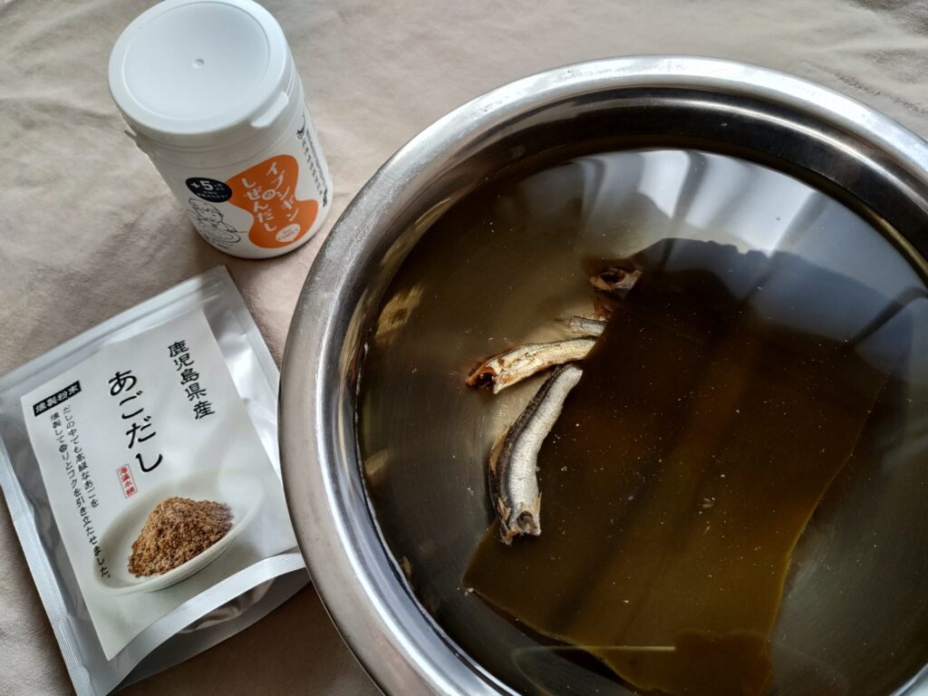 出汁の種類と使い分け|天然だし・だしパック・粉末だし・顆粒だしと、わが家の続け方 | サリーの食卓 ― 子どもと育つ、わたしのごはん日記