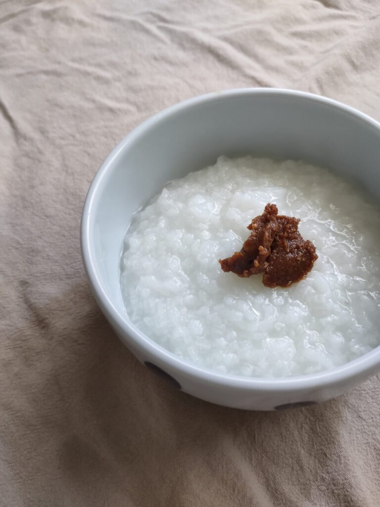 手作り味噌をのせたお粥